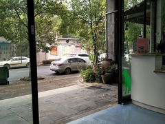 -伟伟宠物医院·CT影像中心·瑞派犬猫综合性门诊(汉口总院)