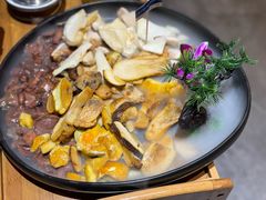 -一朵菌·野生菌探索家火锅(南亚店)