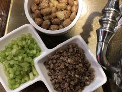 -左庭右院鲜牛肉火锅(金山万达店)