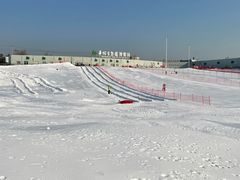 -华彬猛犸滑雪场