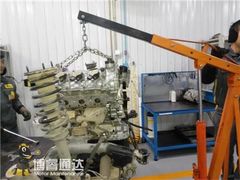 奔驰S350发动机前支架价格-博睿通达汽车修理站