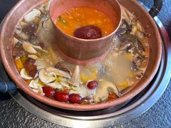 -菌自由丨野生菌火锅特色庭院餐厅(丽江古城店)