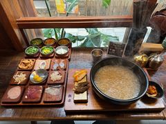 -银米·云南传统过桥米线(双廊黑金冠店)