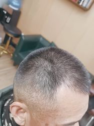 -纯剪男士理发馆·烫染专业店