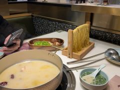 -洪氏嗨捞·猪肚鸡火锅(阳光天地店)