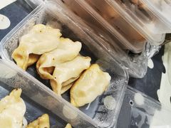 -黄阿姨锅贴大王(万航渡路店)