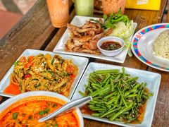 -Green Tree Rest. & Pub