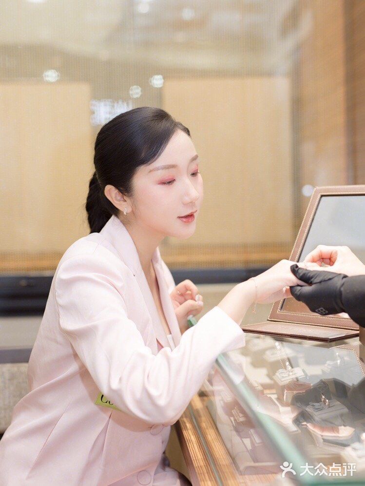 想做精致女孩？是时候给自己添件珠宝了💎