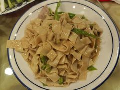 -鹤乡东北菜(崮山路店)