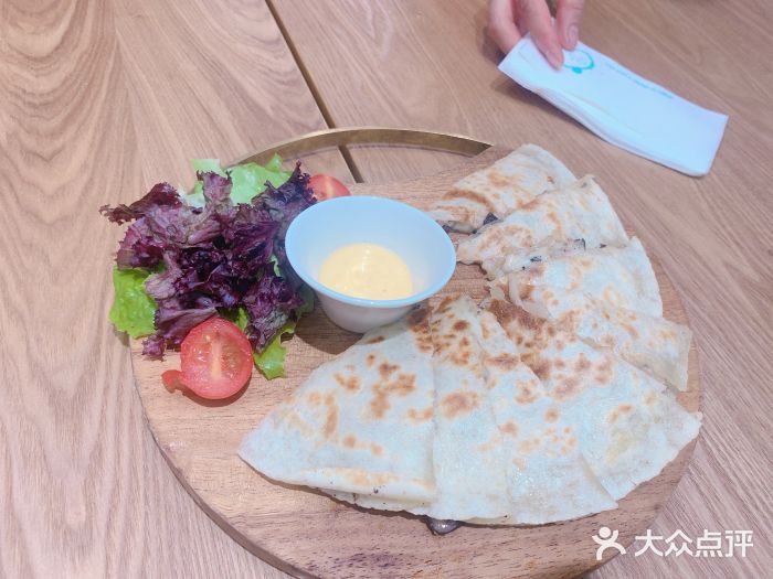 奎克咖啡Cuiqu(晶品店)松露牛肝菌薄饼图片