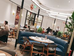 -港丽餐厅(正大店)