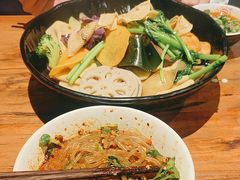 -万记麻辣烫国展总店