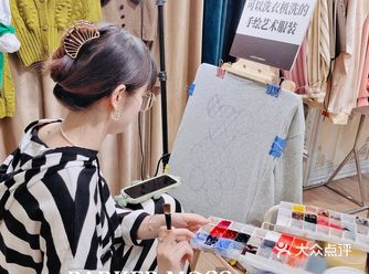 广佛博主超热门的一家设计师服装/油画手绘艺术服装
