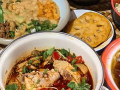 -爆炸头阿姨小四川正宗川味小吃(无任何分店)