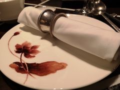 餐具摆设-杭州西子湖四季酒店·金沙厅