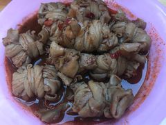 -爆炸头阿姨小四川正宗川味小吃(无任何分店)