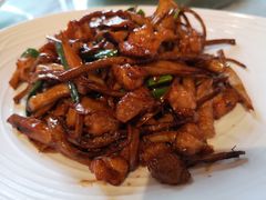 珍菌爆软骨-品悦酒店(三林古镇店)