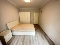 -上海游泳馆(地铁站)