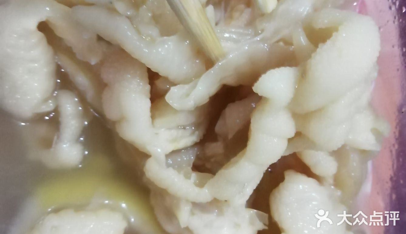 放在锅里尽情的煮，到最后爪子入味好吃，带着点辣