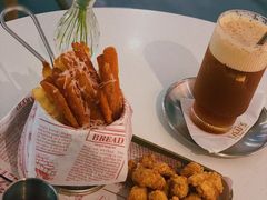 -露露家咖啡店