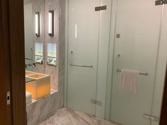 -上海滴水湖皇冠假日酒店