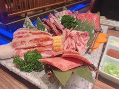 -明洞阿姨·韩式酱蟹烤肉·创意料理(三元桥店)