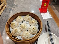 -莱莱小笼·乔艾