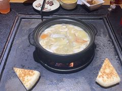 -有一锅·野生菌黑山羊腊排骨火锅(古城北门店)