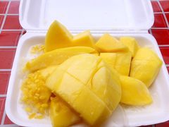 -芒果糯米饭摊子