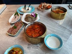 -雍容荟帝王蟹活龙虾展台自助(IFS黑金店)