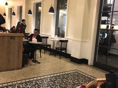 大堂-星巴克臻选(广州沙面店)