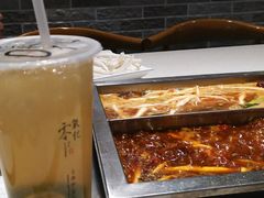 西红柿鸳鸯锅-小牛叔鲜切牛肉·火锅·烤肉自助(公济桥路店)