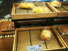 -顶东面包花园·生日蛋糕(世博店)