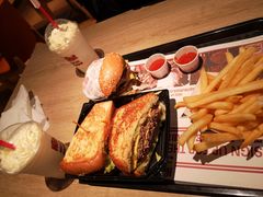 -The Habit Burger Grill 哈比特汉堡(复兴soho店)