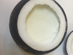 -志龙皇冠吃货椰子铺