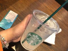 圣培露-星巴克臻选(国贸商城首店)