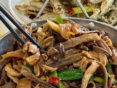 -丹水桥地锅鱼·翘嘴鲌·地方特色全鱼宴(丹江口大坝店)