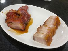 脆皮烧腩肉-丽的面家(多宝路店)