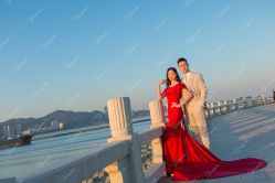 -现代经典婚纱摄影