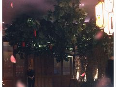 -八府香鸭·啫啫煲(华山路店)