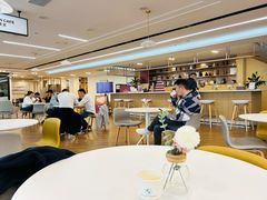 -上海宝信宝马4S店