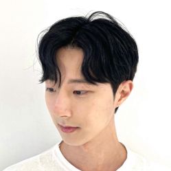 -变画·发型STUDIO