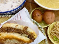 烧饼夹肉-穆得·老周家牛肉烧饼(普利街店)