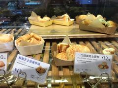 一口奶油芝士面包-巴黎贝甜(常德路店)