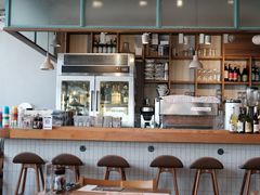 -ROAST coffee & eatery