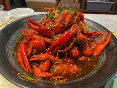 -肥肥虾庄·金牌油焖大虾(汉街SKP店)