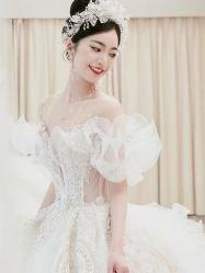 -莫小姐婚纱
