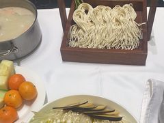 -红鼎豆捞·非遗鲍皇汤火锅(宝丰路店)