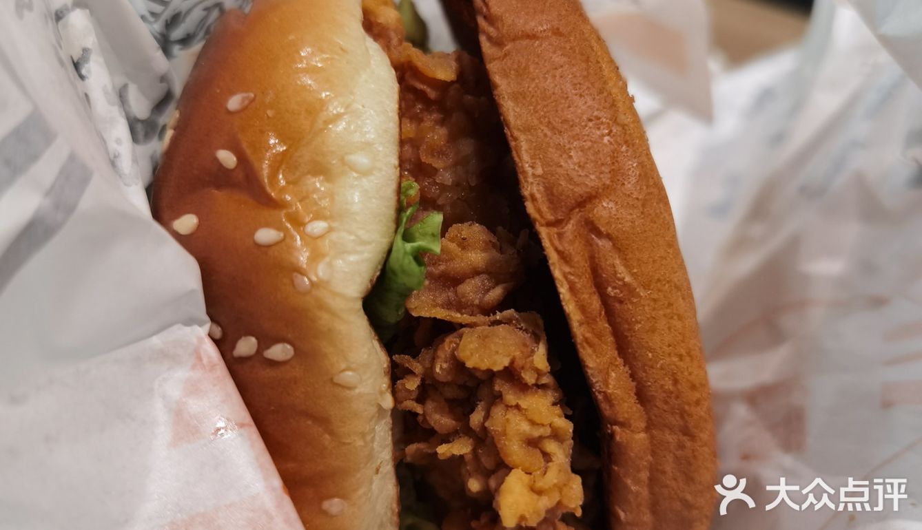 美味KFC汉堡吃起来[调皮]