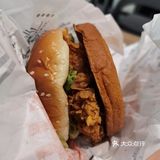 美味KFC汉堡吃起来[调皮]
